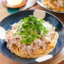 【豚しゃぶとたっぷり野菜のごまだれパスタ】プチッと鍋で簡単!