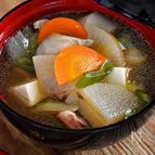 体の芯から温まる♪鶏肉入りごちそうけんちん汁