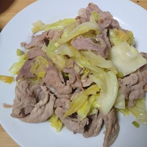 ミルメイの作ってみた!投稿(【豚肉とキャベツのにんにく塩レモン炒め】さっぱり＆ガツン！)