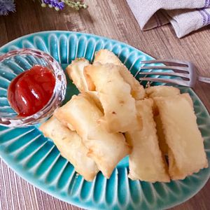 のりのり🐾🎀🤍の作ってみた!投稿(餃子(焼売)の皮のチーズ揚げ【皮が余った時に】)