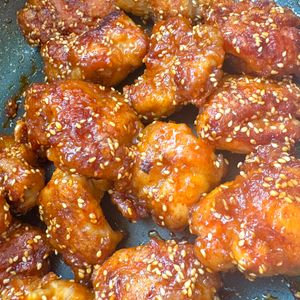 ぴぴの作ってみた!投稿(【甘辛ヤンニョムチキン】ごはんにもビールにも!)