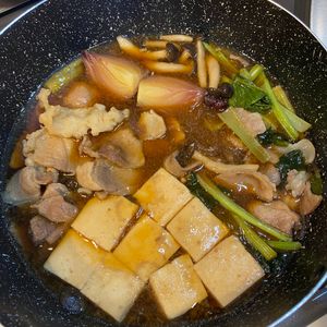 おかか昆布🍙の作ってみた!投稿(【豚こま豆腐のうま煮】フライパンに並べて放置♡節約おかず♩)