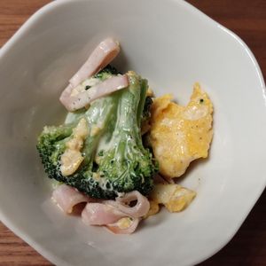ゆの作ってみた!投稿(【ブロッコリーと卵とハムのマヨサラダ】シンプルが美味しい♡)