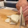 【フライパンひとつで】しみしみ豚すき焼きうどんの下準備