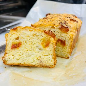 ユウカの作ってみた!投稿(春のごちそう！新玉ねぎとツナの米粉ケークサレ)