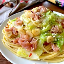土曜日のパスタ【生ハムとキャベツのアーリオ・オーリオ 】