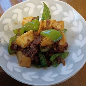 907307の作ってみた!投稿(行列の定食屋さんの🍚筍とピーマンのオイスター肉味噌炒め🤩)