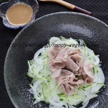 栄養逃さず！新玉ねぎと豚ばら肉のサラダ♪ごまポンドレッシング