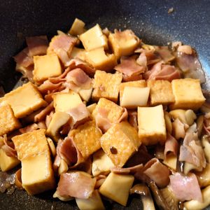 ヒラメの作ってみた!投稿(厚揚げベーコンとエリンギの甘辛バター炒め)