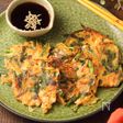 子どもから大人まで食べやすい♪さけと野菜のチヂミ