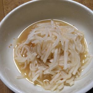 ももの作ってみた!投稿(梅チューブでお手軽！細切り大根のさっぱり漬け)