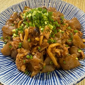 楽ラク手抜キッチン🐶🐾の作ってみた!投稿(簡単ダレ《こんにゃくときのこのバリ旨炒め》)