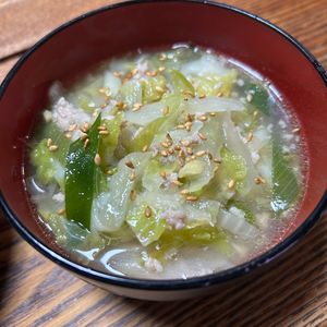 ゆくゆくの作ってみた!投稿(【包まない！食べたらワンタンスープ】野菜たっぷり！ヘルシー)