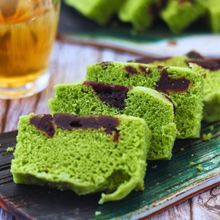 レンジで簡単！米粉のあんこ入り抹茶蒸しパン