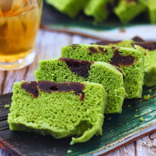 レンジで簡単！米粉のあんこ入り抹茶蒸しパン