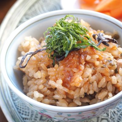 おこげ香ばし♪ツナと塩昆布のバターごはん