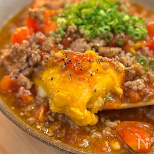 旨みたっぷり！トマたま甘辛そぼろ天津飯🍅
