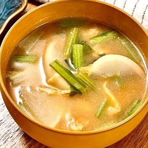michuの作ってみた!投稿(【とろとろかぶと油揚げの味噌汁】かぶの葉も♪)