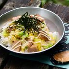 ランチョンミートとキャベツの卵とじ丼