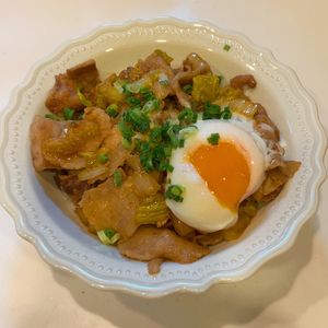 みわの作ってみた!投稿(10分で完成！子供も大好き！【豚バラと白菜の甘辛丼】)