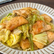ご飯がすすむ♪【鶏胸肉とキャベツのうま塩炒め】