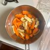 【にんじんと油揚げの梅煮】節約♪の工程3