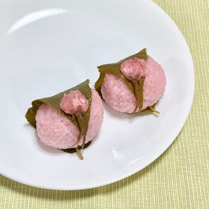 キャピタンの作ってみた!投稿(【レンジで5分・余熱7分】失敗しない関西風の道明寺の桜餅)