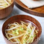 意外な美味しさ　コク旨♪炒めもやしのお味噌汁