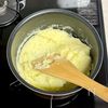 塩麹漬け豚肉のソテー・焼きりんごとマッシュポテト添えの工程2