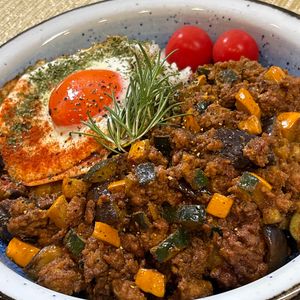 楽ラク手抜キッチン🐶🐾の作ってみた!投稿(野菜がごろっとたっぷり！【夏野菜のドライカレー】)