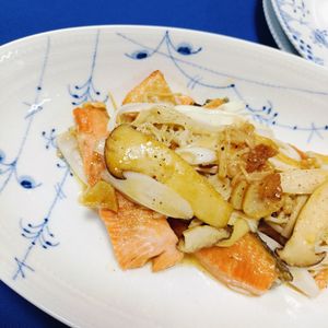 AKARI☆の作ってみた!投稿(【鮭ときのこのバタポン照り焼き】味付け簡単！旨みがじゅわ♡)