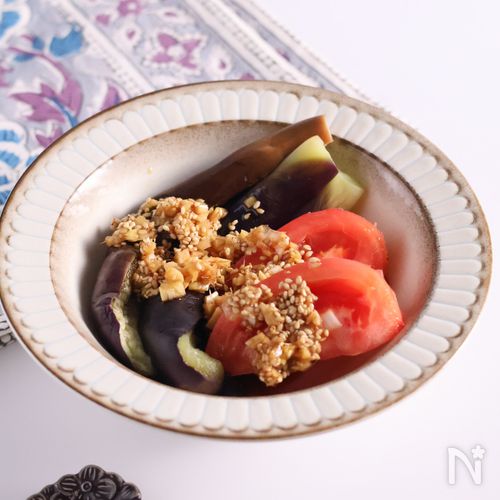 レンジ蒸し茄子とトマトの香味だれ