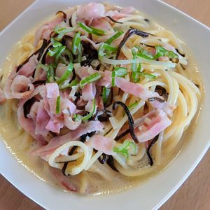 まゆのの作ってみた!投稿(簡単激旨ヘルシーランチ♡ベーコンと塩昆布の豆乳パスタ)