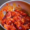 ブロック肉で食べ応え抜群！なすと豚肉のスタミナピリ辛炒めの工程1