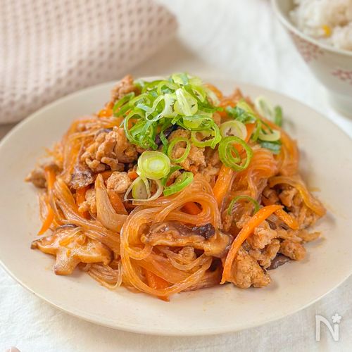 一皿で大満足！ご飯が止まらない✨簡単で絶品【韓国風麻婆春雨】