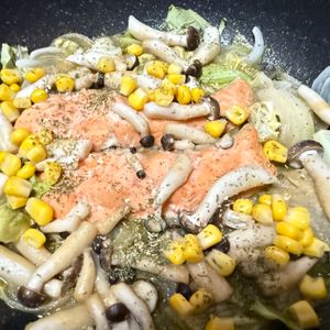 まつりかの作ってみた!投稿(フライパン1発で衝撃の旨さ!味噌バタコーンで鮭ちゃんちゃん)