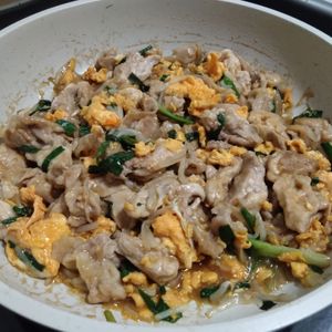 りゅ*かの作ってみた!投稿(【豚もやしニラたま】10分で完成!パパっと美味しく栄養満点♪)
