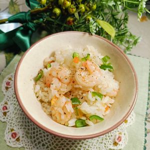 AKARI☆の作ってみた!投稿(材料入れて炊くだけ【喫茶店のあの味♪えびピラフ】)