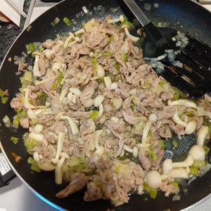あいみんの作ってみた!投稿(焼肉屋さんのネギ塩豚カルビ丼)