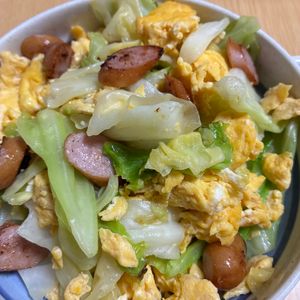 tomo🤗の作ってみた!投稿(キャベツと卵の中華炒め。肉なしの節約＆簡単おかず！包丁不要♪)