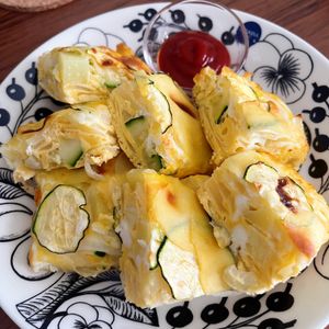 あやの作ってみた!投稿(材料3つ♪焼くまで5分♪新玉ねぎが甘ーいオープンオムレツ)