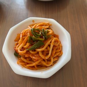 シャオランの作ってみた!投稿(パスタより美味しい!?『うどんナポリタン』ランチに最適♡)
