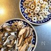 秋の味覚*きのことちくわの炊き込みご飯の工程1
