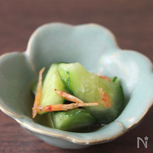 白だしで作る！きゅうりと桜エビの浅漬け