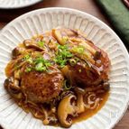 【きのこたっぷり和風煮込みハンバーグ】ワンパン手間抜き調理！