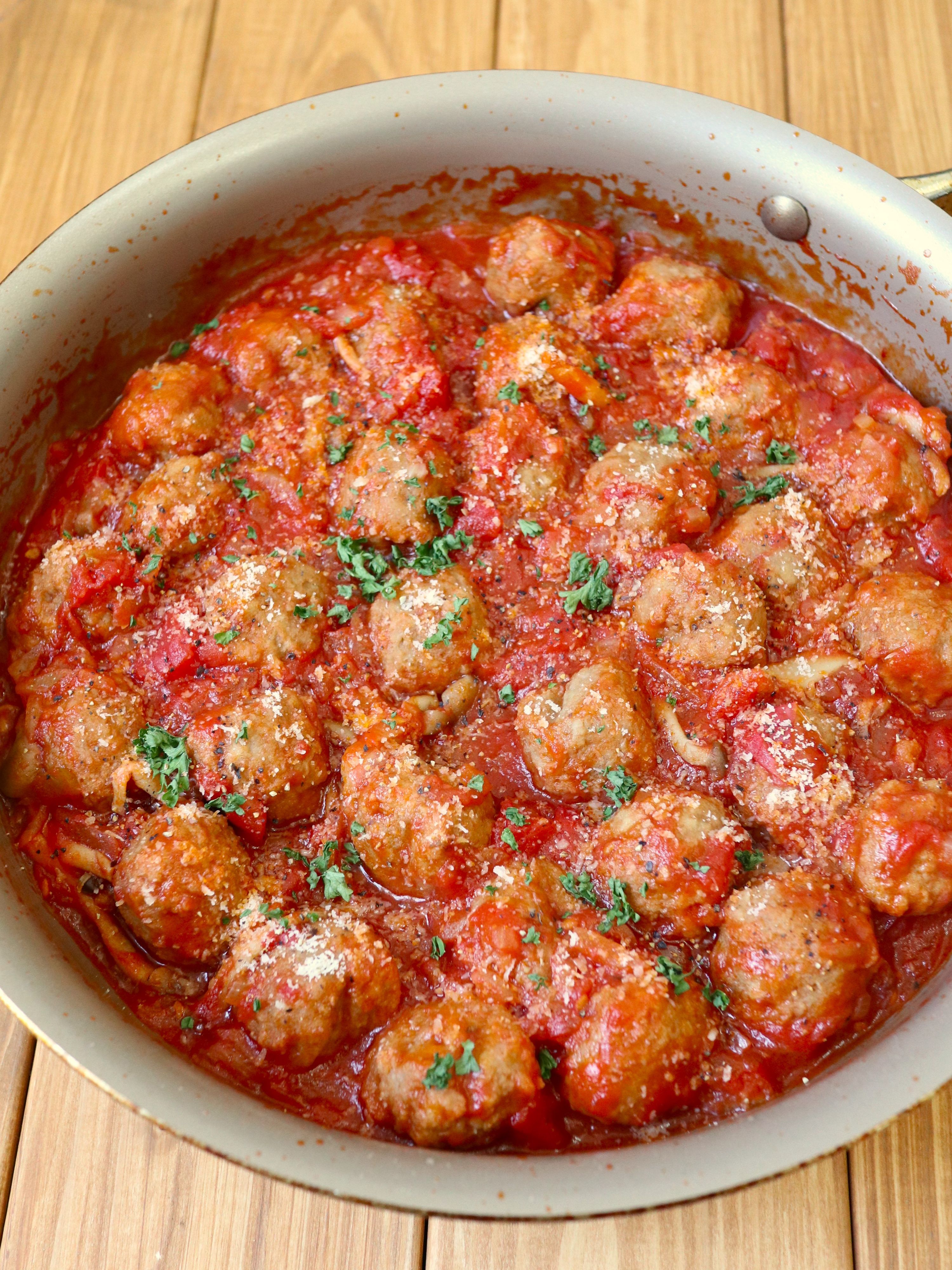 ワンパン10分！【ミートボールトマト煮込み】簡単ご馳走レシピ