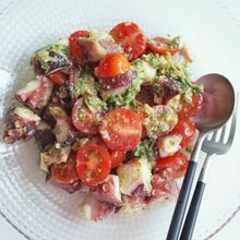 夫が全部食べちゃう!タコとトマトのジェノベーゼサラダ