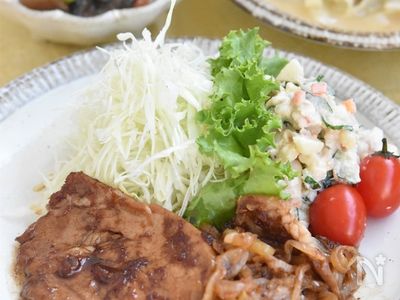黄金比 豚ロース肉の生姜焼き By 鈴木美鈴 レシピサイト Nadia ナディア プロの料理家のおいしいレシピ