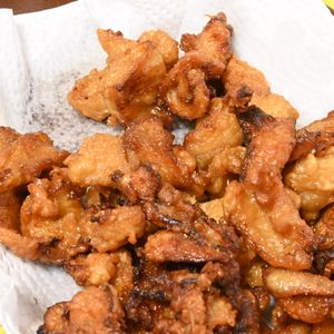 こざかなの作ってみた!投稿(酒に合いすぎでしょ〜（笑）むっちゃハマる♡鶏皮の甘辛揚げ♡)