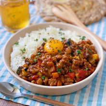 夏野菜の彩りキーマカレー